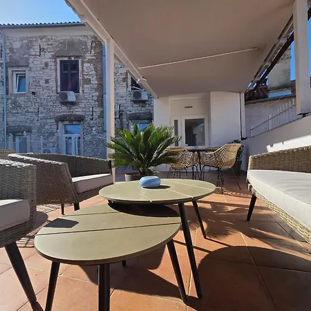 Admiral's アパート プーラ