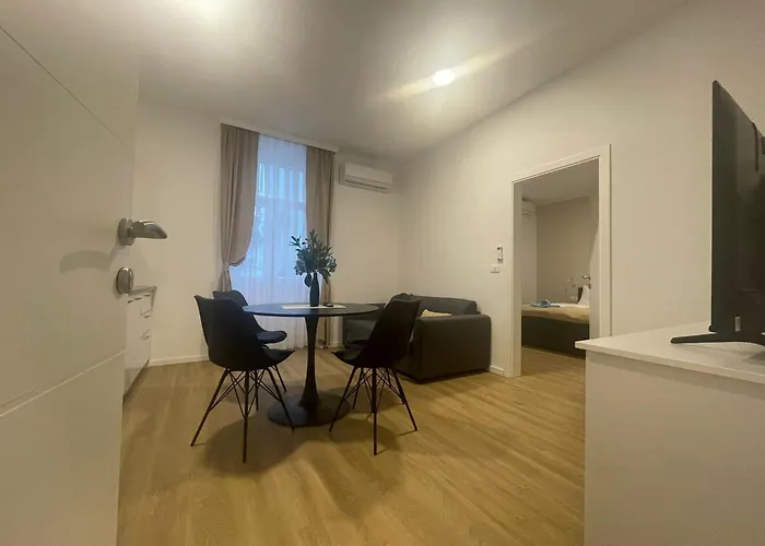 Апартаменты Admiral's Пула